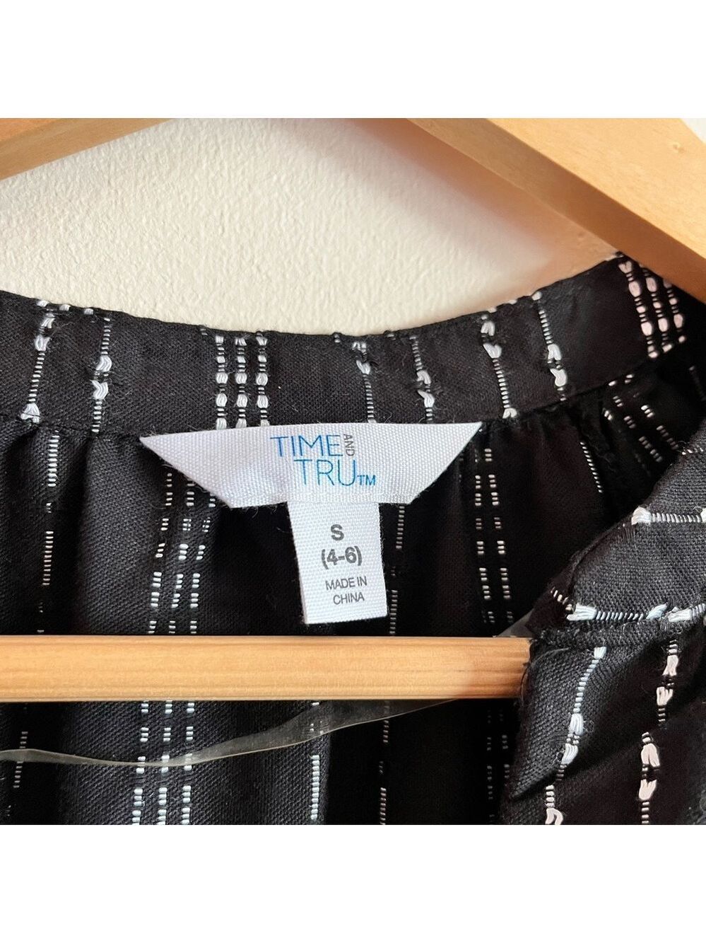 Time and Tru Black and White embroidered Striped cap sleeve blouse boho sz S - Picture 4 of 5